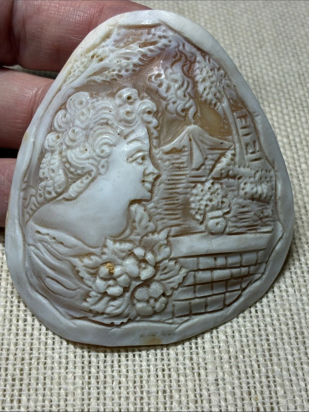 N/A delicate hand